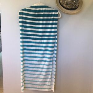 Beautiful ombré side slit long skirt by Ripcurl